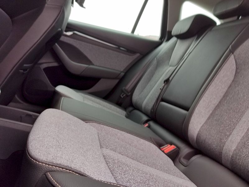 Škoda Octavia (2025) Combi Top Selection 1,5 Tsi 11 - fotka 28 z 40