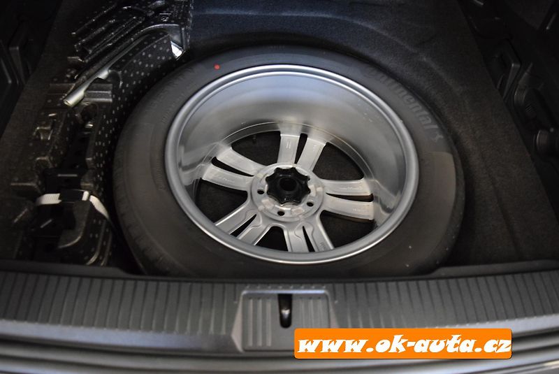 Volkswagen Passat 2.0 TDI BUSINESS DSG 97 000 KM - fotka 18 z 51