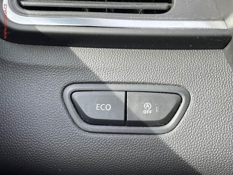 Renault Kadjar (2018) 1.6 DiG-T, BOSE, LED, navi - fotka 18 z 21