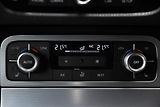 Volkswagen Touareg 3.0 TDi V6 DSG 4M,R-LINE,FACE - náhled 29