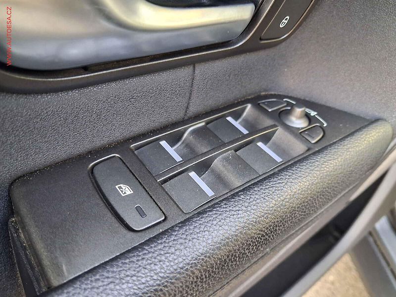 Land Rover Range Rover Evoque (2019) 2.0 TD4 4X4, Dynamic, AT - fotka 13 z 18