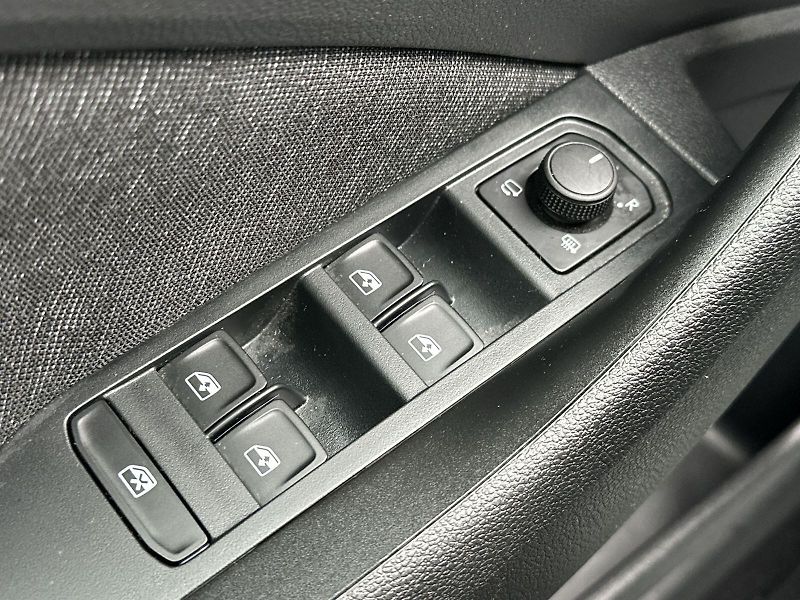 Škoda Kamiq (2024) 1.0 TSI Top Selection - fotka 18 z 31