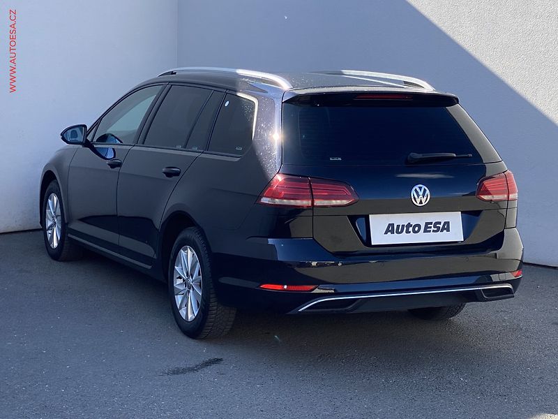 Volkswagen Golf (2019) 1.6TDI, masáž, autoAC - fotka 6 z 17