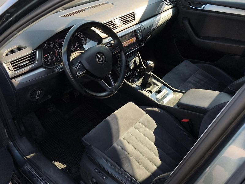 Škoda Superb (2017) Style GreenLine 1.6 TDi 88kW, - fotka 24 z 30