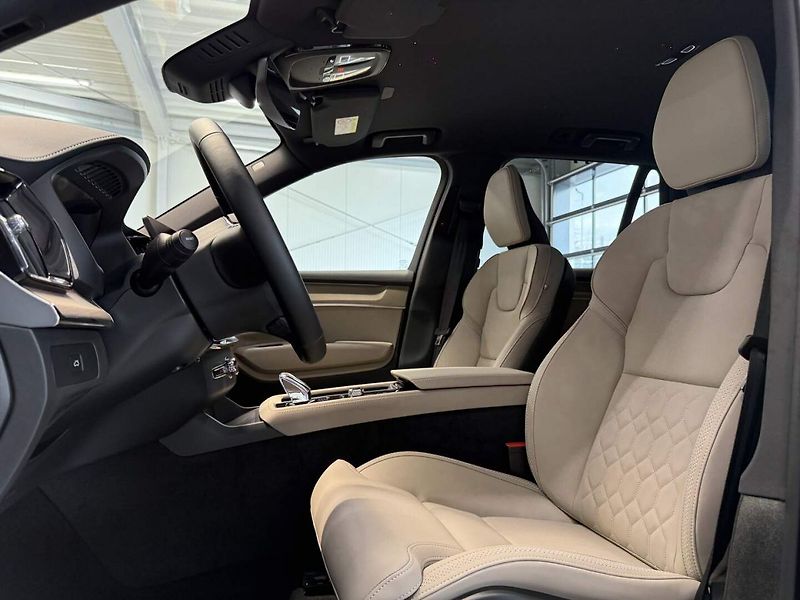 Volvo XC90 (2026) B5 2.0L 250+14k AT8 AWD PLUS D - fotka 13 z 22
