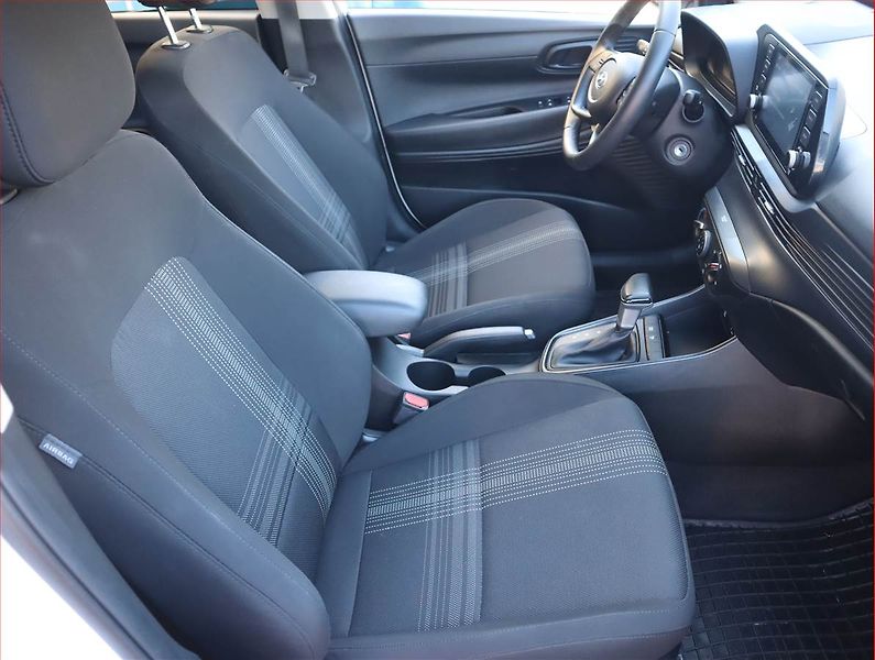 Hyundai i20 (2023) 1.0 T-GDI, Automat, Serv.kniha - fotka 9 z 19