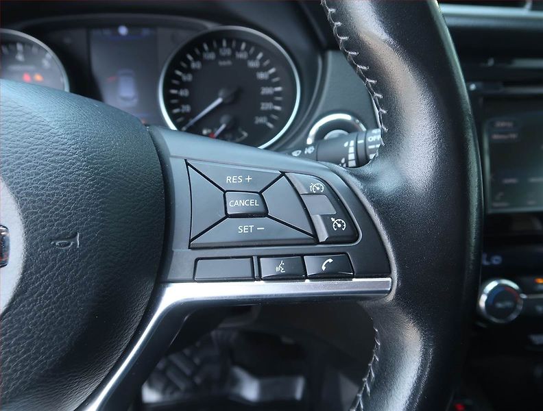 Nissan Qashqai (2019) 1.3 DIG-T, Serv.kniha, Navi - fotka 17 z 18