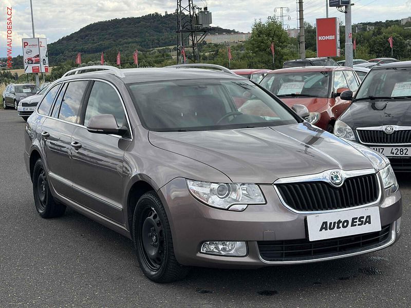 Škoda Superb (2012) 2.0 TDi, Elegance, DSG - fotografie inzerátu