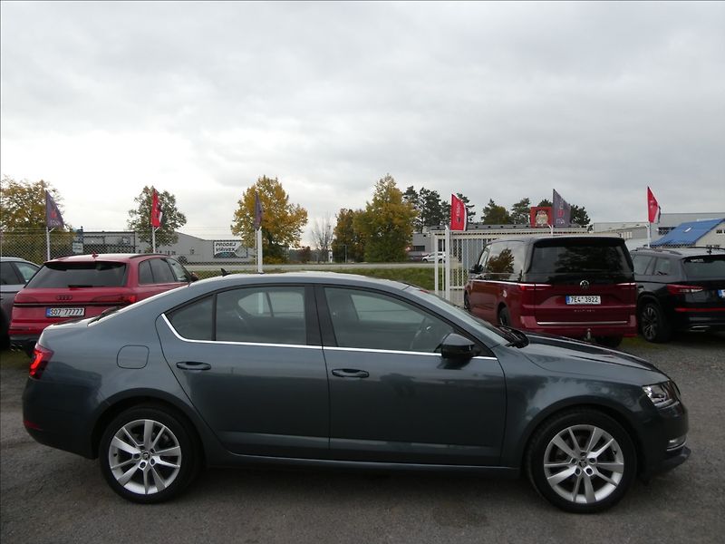 Škoda Octavia 2,0 TDi 110kW DSG STYLE, ČR - fotka 12 z 39