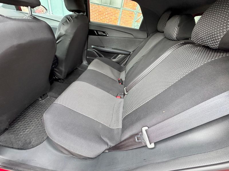 MG MG4 (2023) EV Elegance 64 kW - fotka 9 z 22