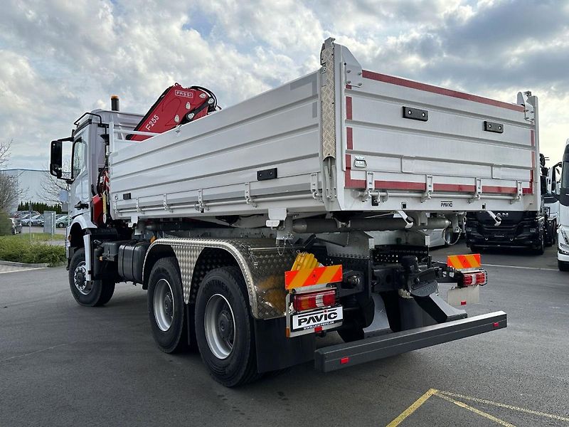 Mercedes-Benz Arocs 3348 6x6 sklápěč FASSI F - fotka 4 z 16