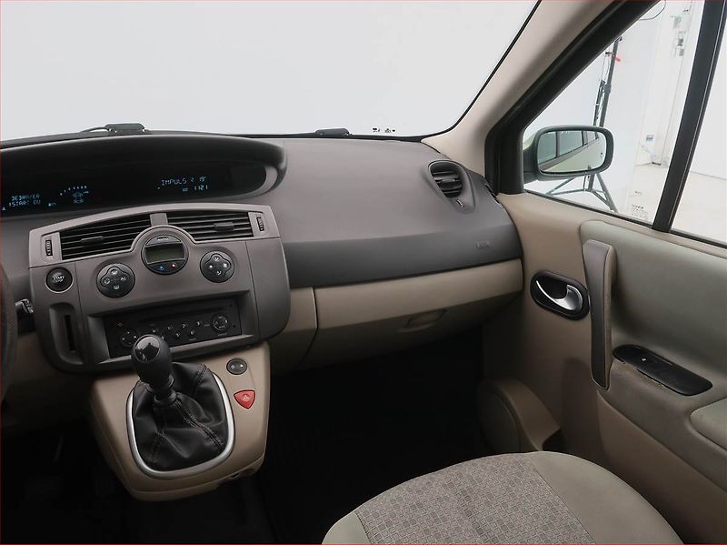Renault Scénic (2006) 1.5 dCi, po STK, Tažné, Klima - fotka 8 z 19