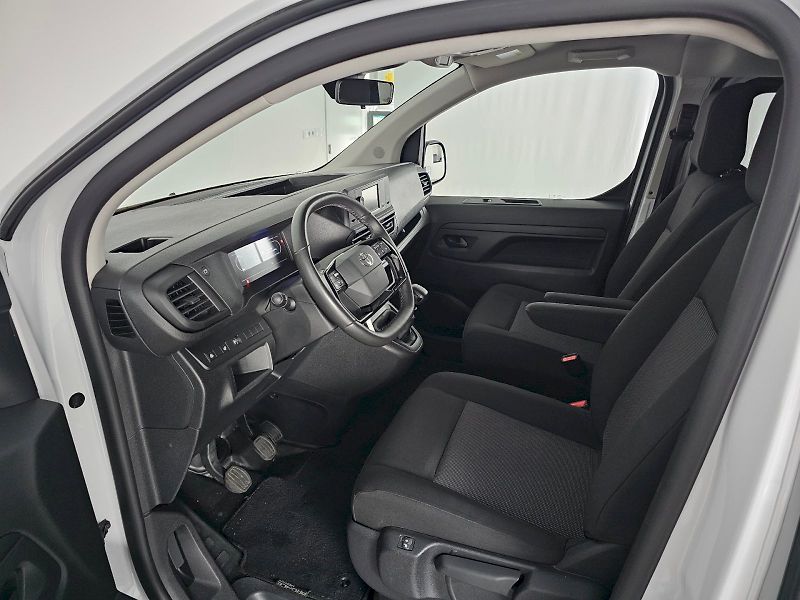 Toyota ProAce Verso (2025) 2.0D 106kW COMBI L1 8S - fotka 6 z 27