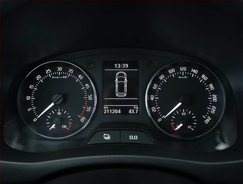 Škoda Roomster (2010) Sport 1.6 TDI - fotka 8 z 17