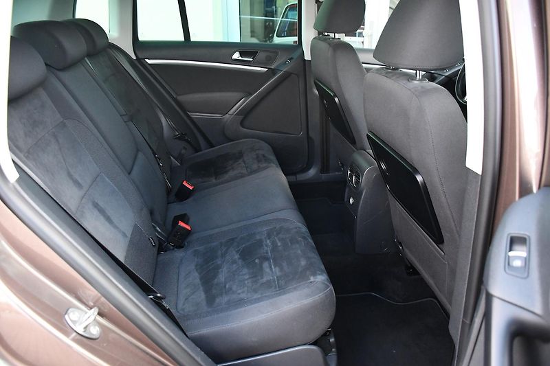 Volkswagen Tiguan 2.0TDi DSG 4MOTION - fotka 16 z 44
