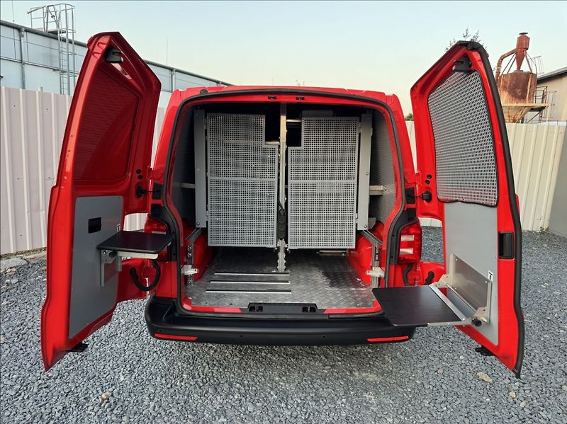 Volkswagen Transporter 2,0 TDI 4MOT LONG DPH 1.maj ČR - fotka 13 z 50