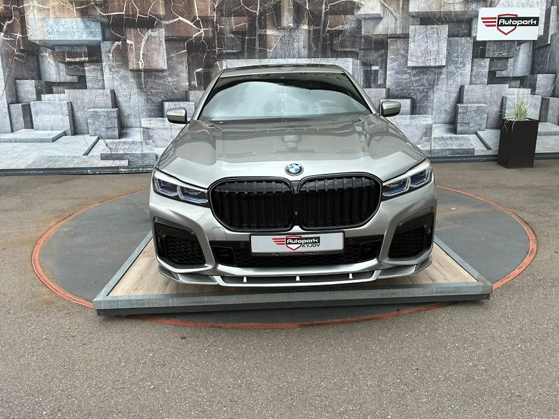 BMW Řada 7 (2020) 740i, 239KW, LONG, SOFT - fotka 2 z 44