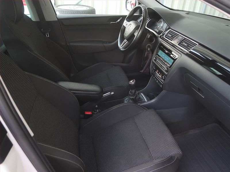 Škoda Rapid (2014) Spaceback 1.6 TDI, Serv.kniha - fotka 9 z 16