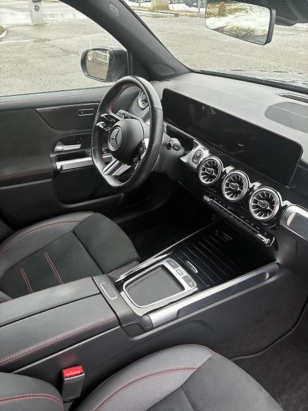 Mercedes-Benz GLB (2024) 200d 4MATIC - fotka 6 z 13