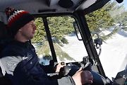 Rolba na údržbu běžkařských tras v Jeseníkách mezi Červenohorským sedlem v Vřesovou studánkou. Řídí Petr Mrkvica.