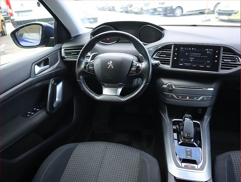Peugeot 308 (2019) Style 1.2 PureTech, Automat - fotka 7 z 21