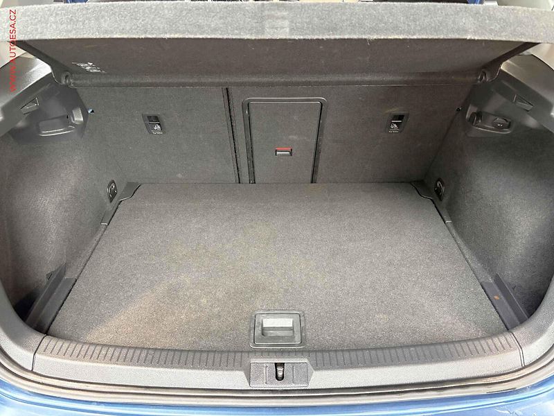 Volkswagen Golf (2013) 1.2 TSi, AC - fotka 7 z 16
