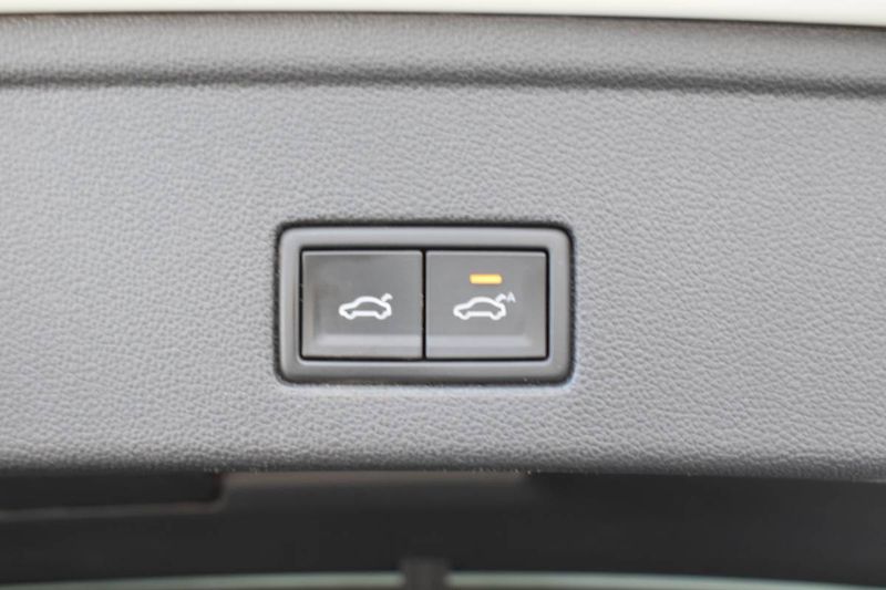 Volkswagen Touareg (2021) 3.0TDI 210kW,CZ, Tažné - fotka 12 z 28