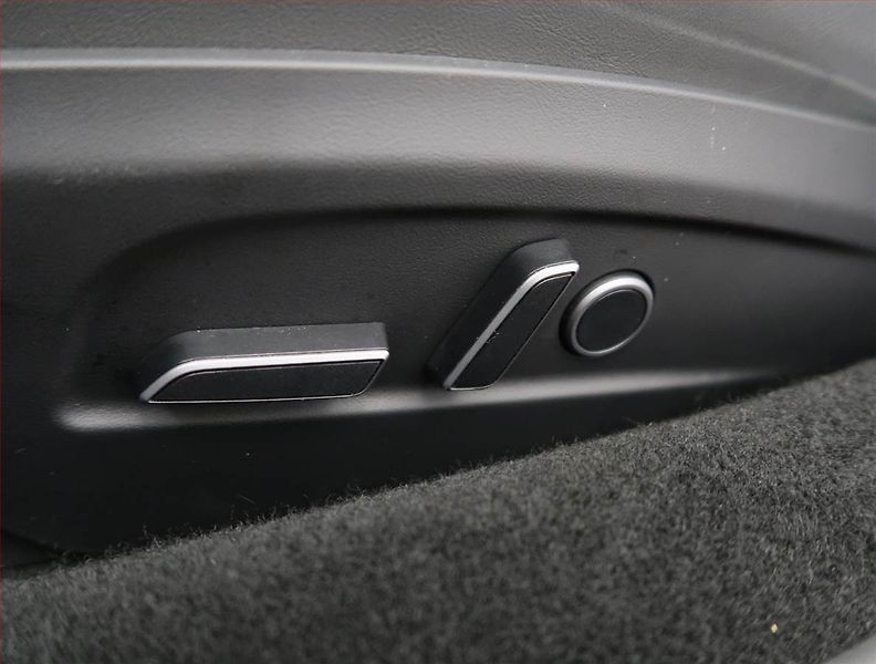 Tesla Model 3 (2025) Long Range RWD 79kWh, SoH 94% - fotka 25 z 27