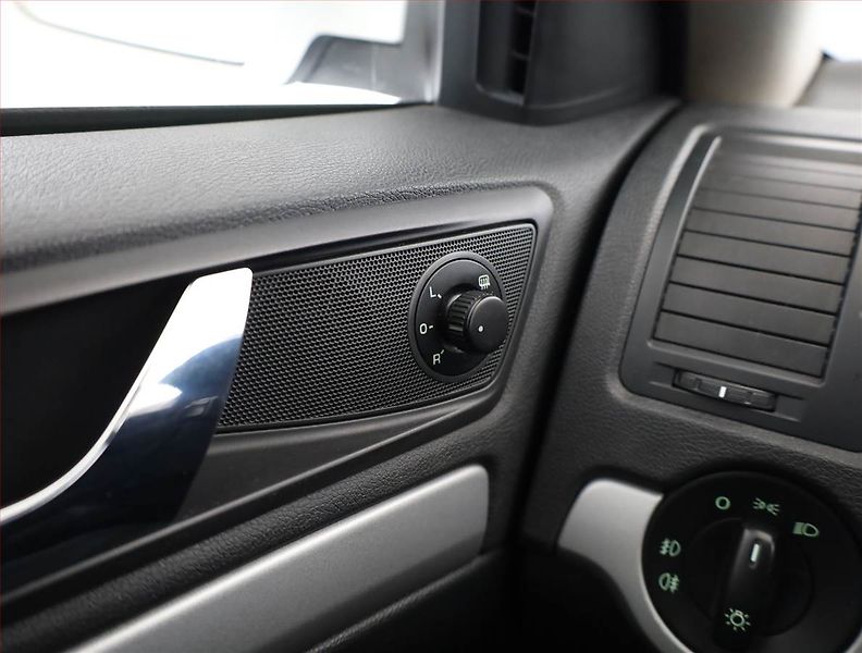 Škoda Octavia (2011) Ambiente 1.8 TSI, Tempomat - fotka 15 z 17