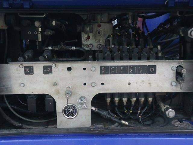 Mercedes-Benz Arocs 3243 8x4 pumi - fotka 12 z 14