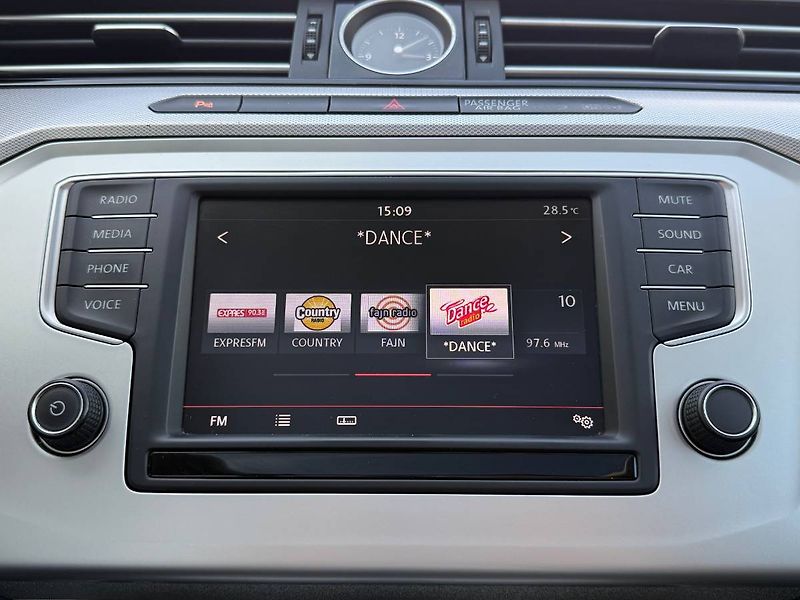 Volkswagen Passat (2015) 2.0 TDI 110 kW Comfortline - fotka 12 z 23