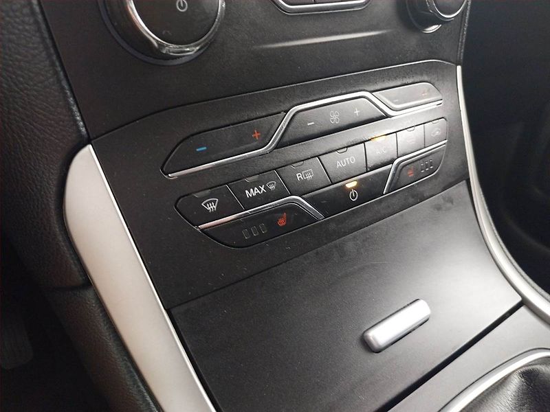 Ford S-MAX (2016) 2.0 TDCi, Serv.kniha - fotka 17 z 22