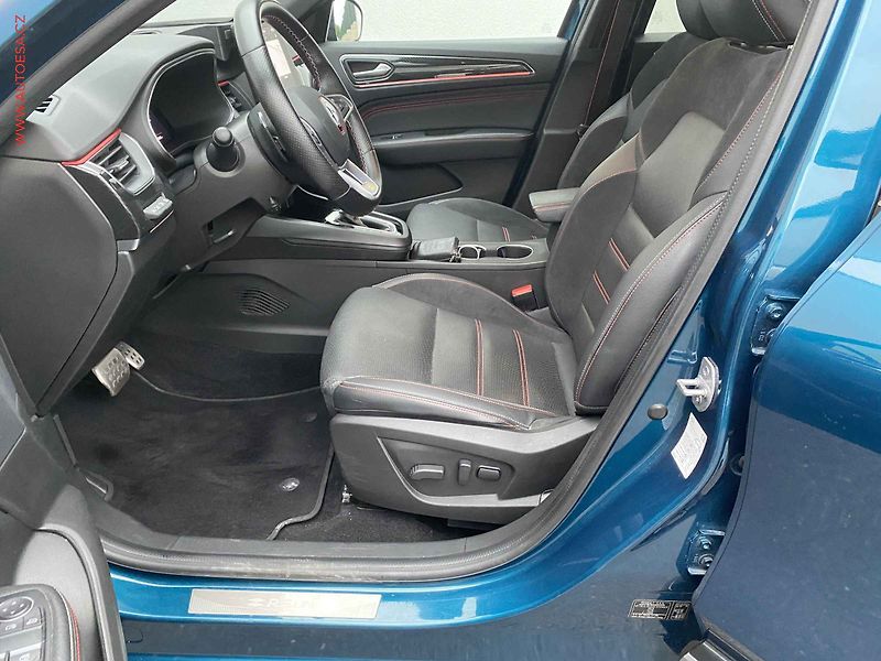 Renault Arkana (2022) 1.3 TCe, RS Line, AT, LED - fotka 9 z 20