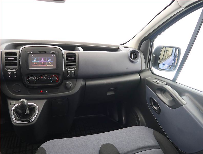 Opel Vivaro (2017) 1.6 BiCDTI, Bus, 9Míst - fotka 8 z 20
