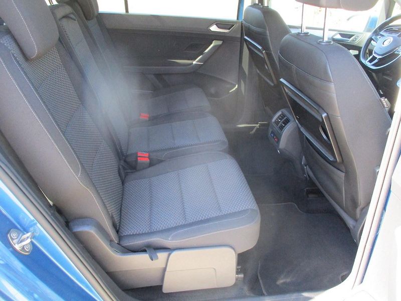 Volkswagen Touran (2016) 1.4TSi 110kW CLBMT 142tkm - fotka 32 z 47
