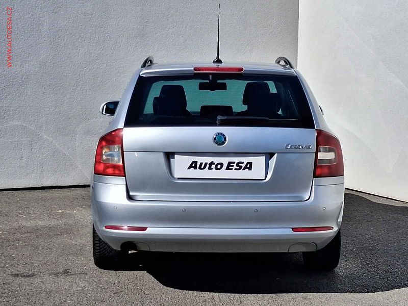 Škoda Octavia (2012) 1.6 TDi, 2.maj,ČR, Elegance - fotka 5 z 16