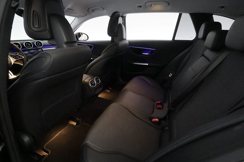 Mercedes-Benz Třídy C 300e Avantgarde Kamera Tažné - fotka 18 z 30