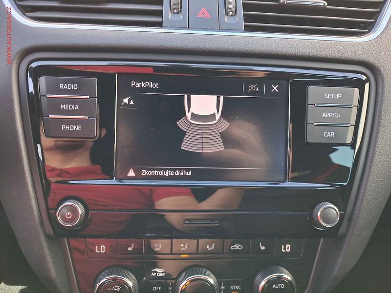Škoda Octavia (2018) 2.0TSi, RS, LED, +kola, TZ - fotka 18 z 20