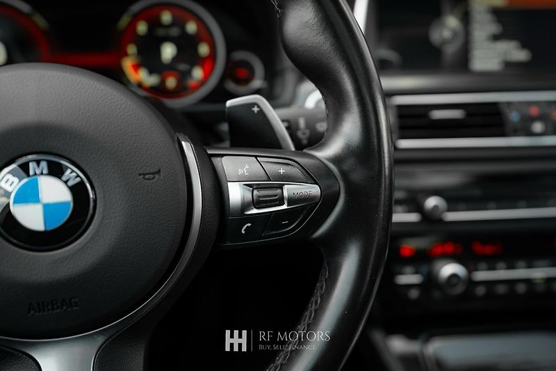 BMW Řada 5 (2013) M550d xDrive 280kW Touring - fotka 34 z 51