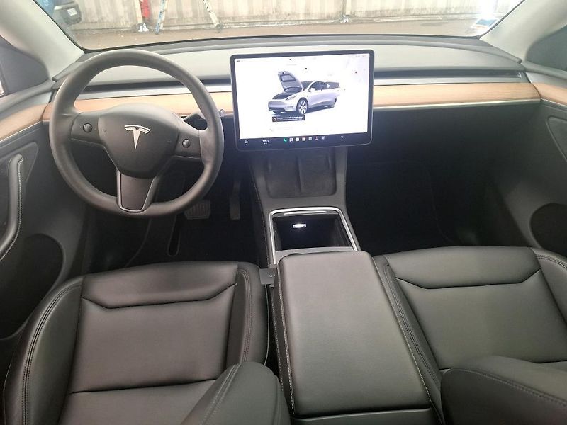 Tesla Model Y (2023) AWD Long Range     REZERVOVÁNO - fotka 8 z 10
