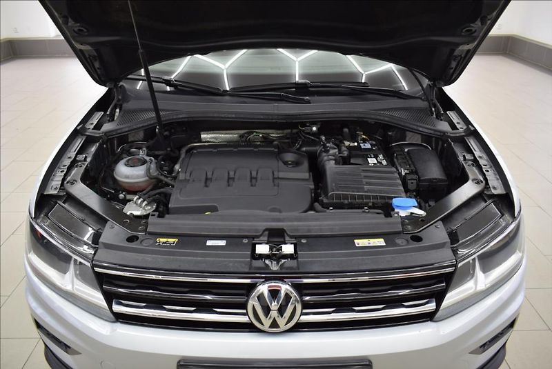 Volkswagen Tiguan 2,0 TDi, virtual,pano,navi, - fotka 42 z 44
