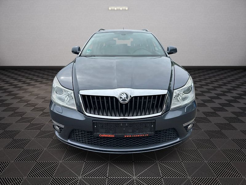 Škoda Octavia (2011) RS 2,0TDI - fotka 2 z 32
