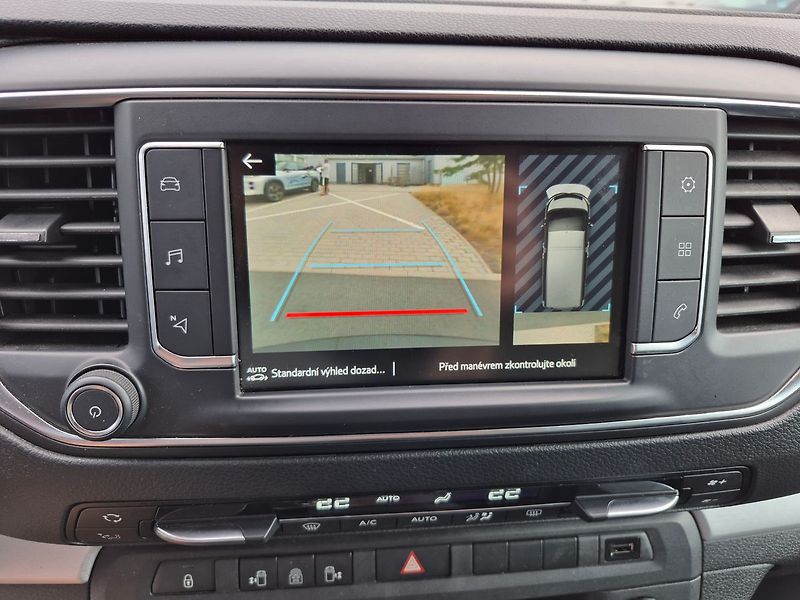 Toyota ProAce Verso VIP L2 Webasto 2,0 D 130 kW 8A - fotka 15 z 23
