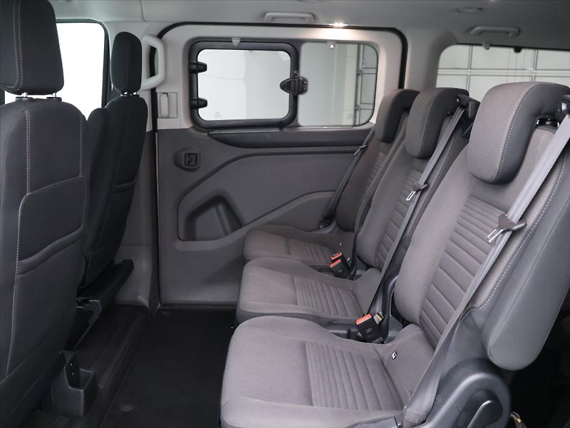 Ford Tourneo Custom 2,0 TDCi Titanium L2 CZ DPH - fotka 14 z 27
