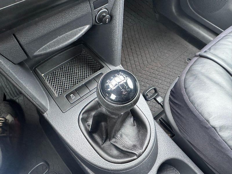 Volkswagen Caddy (2011) 1,6 TDI 55 KW STK TAŽNÉ - fotka 24 z 42