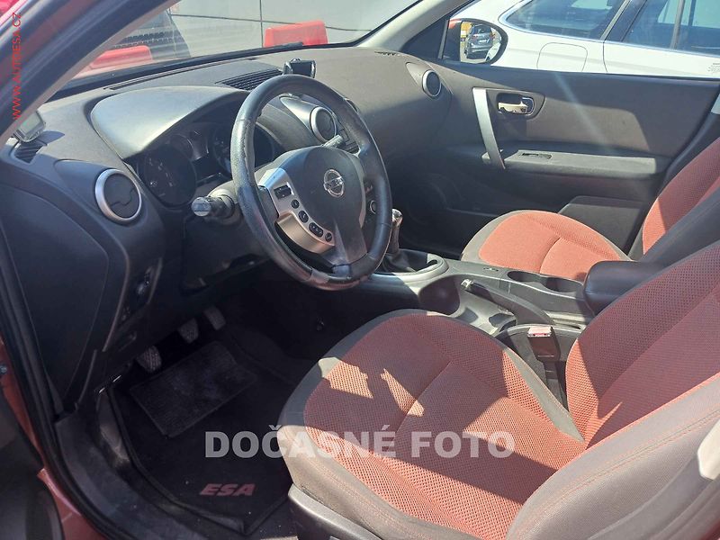 Nissan Qashqai (2008) 1.6 16V, ČR, panorama - fotka 3 z 3