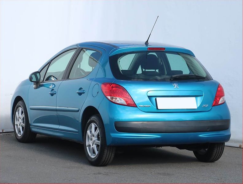 Peugeot 207 (2011) 1.4, nová STK, zamluveno - fotka 4 z 16