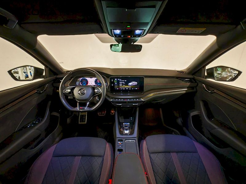 Škoda Octavia (2023) 2.0 TSI 180 kW DSG RS - fotka 5 z 32