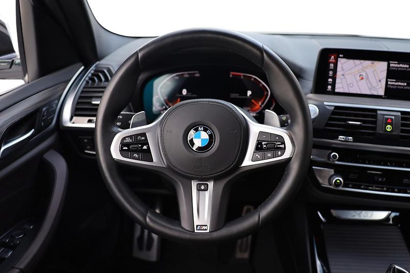 BMW X3 xDrive20d - fotka 13 z 14