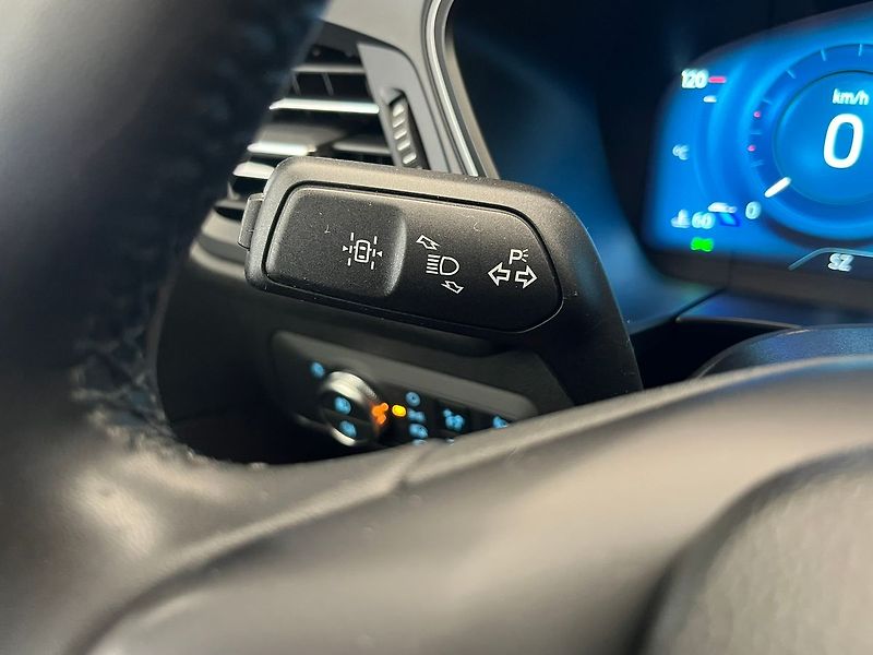 Ford Kuga 2.5 Duratec FHEV  COOL&CONNECT - fotka 11 z 65